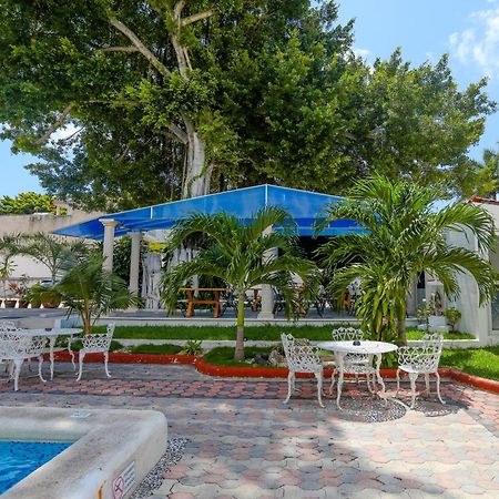 Hotel Maria De Lourdes Канкун Екстер'єр фото